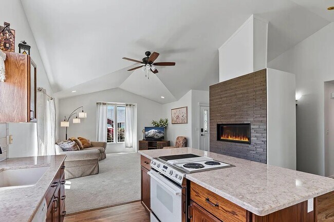 Sala de estar/Cocina - 7317 W Yakima Ave