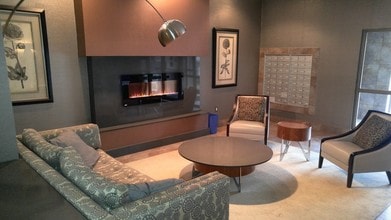 Building Photo - 544 Talbot