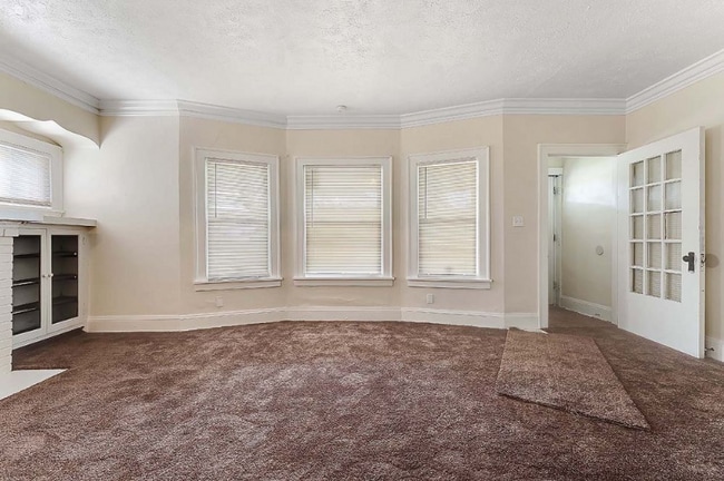 Building Photo - 3608 E 147th St