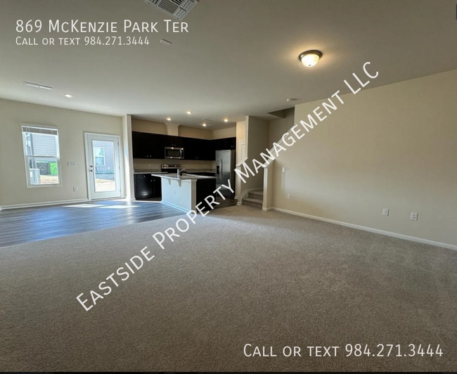 Building Photo - 869 McKenzie Pk Ter
