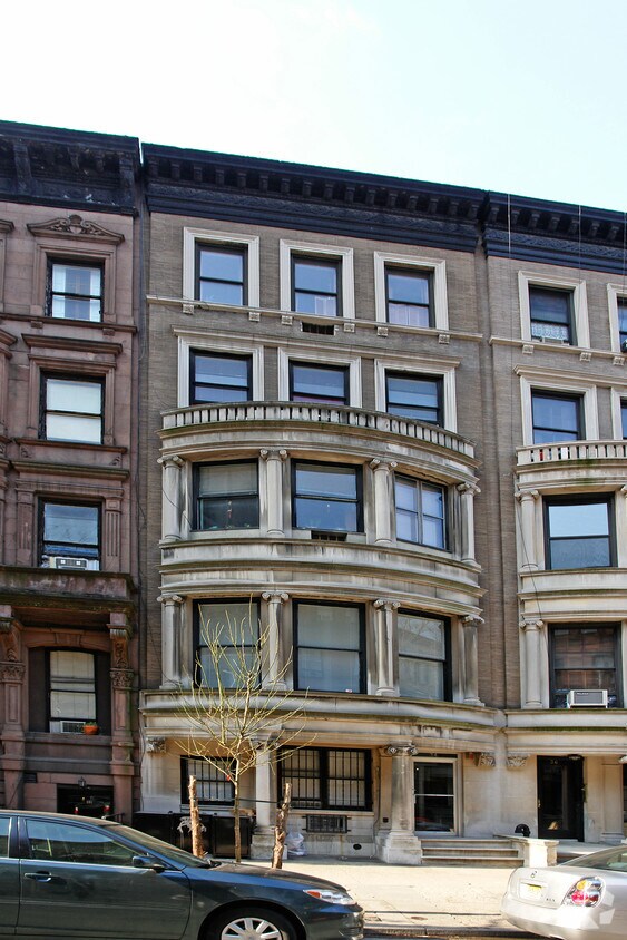 Primary Photo - 34 W 69th St