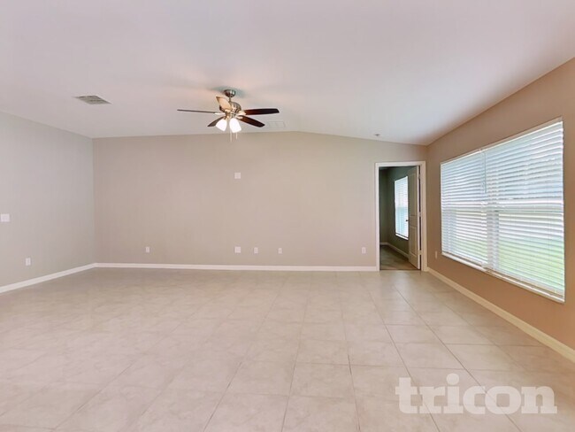 Foto del edificio - 4128 Salt Springs Ln