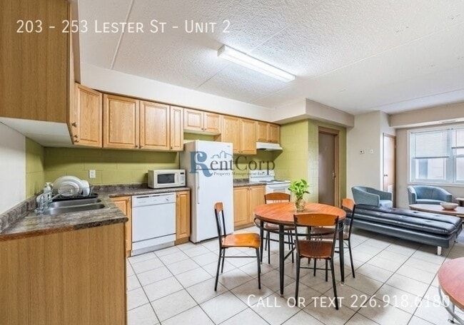 Building Photo - 253-253 Lester St