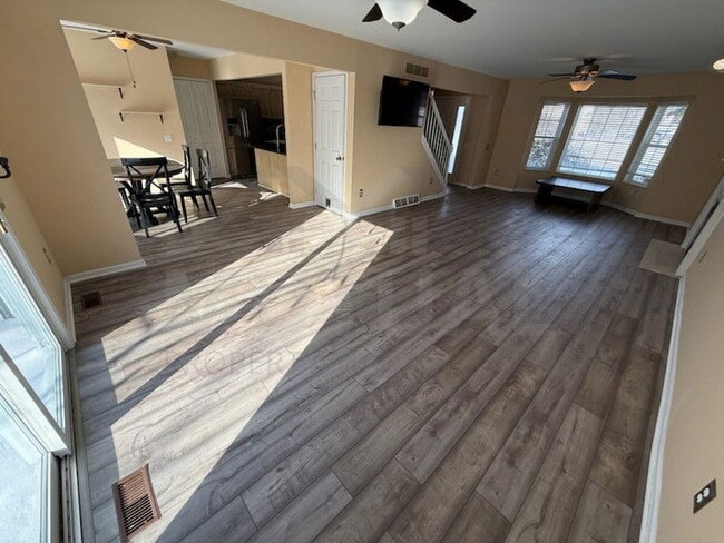 Foto del edificio - 1148 Somerville Dr