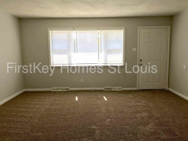 Building Photo - 110 Robert Dr