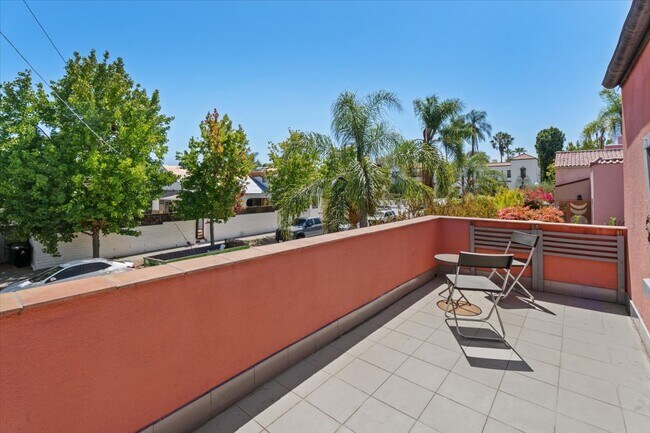 Foto del edificio - 5175 W 1st St