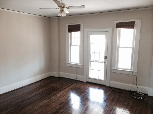 Foto del edificio - 411 N Laurel Ave