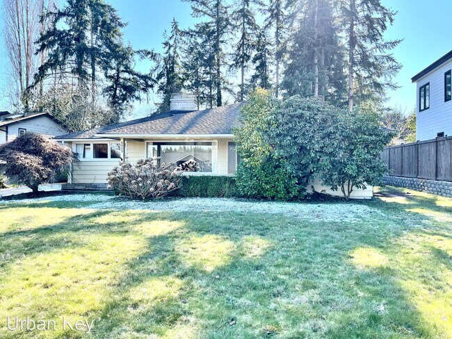 Building Photo - 3 br, 2 bath House - 8023 NE 28th St