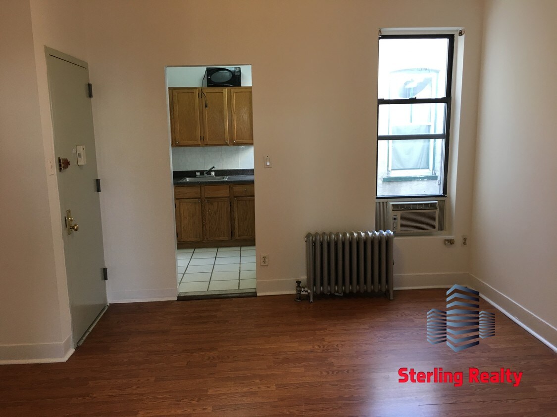 Primary Photo - 3447 42nd St