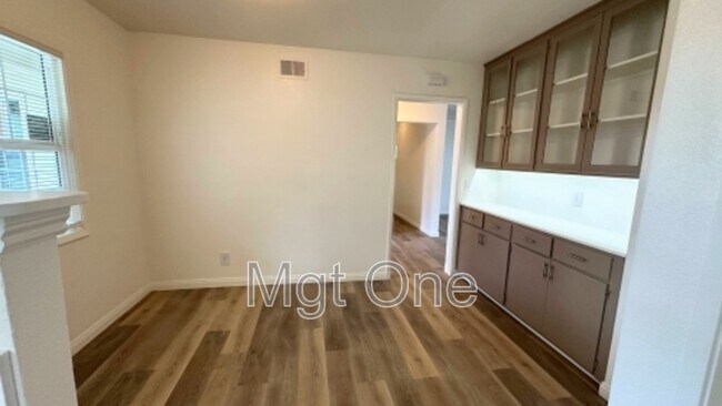 Foto del edificio - 6677 Mt Whitney Ave