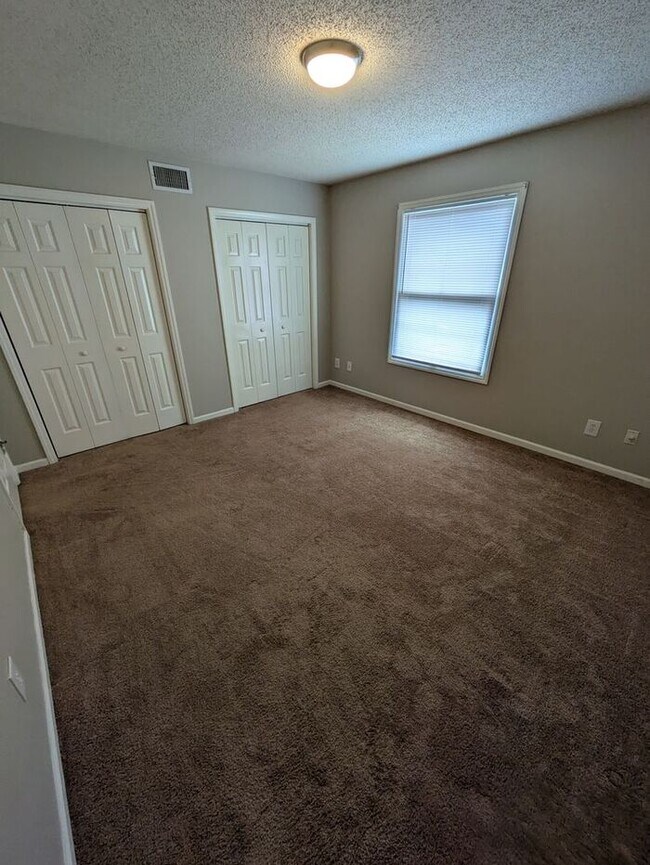 Foto del edificio - 1BD/1BA Apartment at the Heart of Hickory