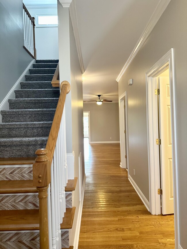 Building Photo - 114 W Green St