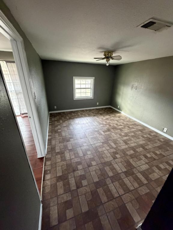 Foto del edificio - 2531 Powell Dr