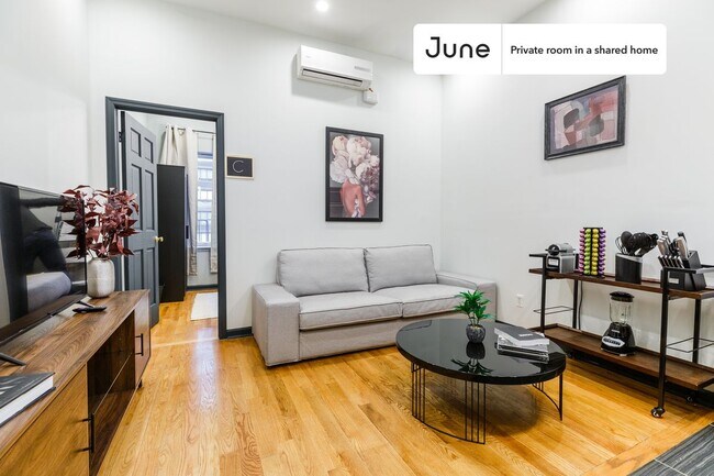 Foto del edificio - Room in Shared 3 bed/1 bath home