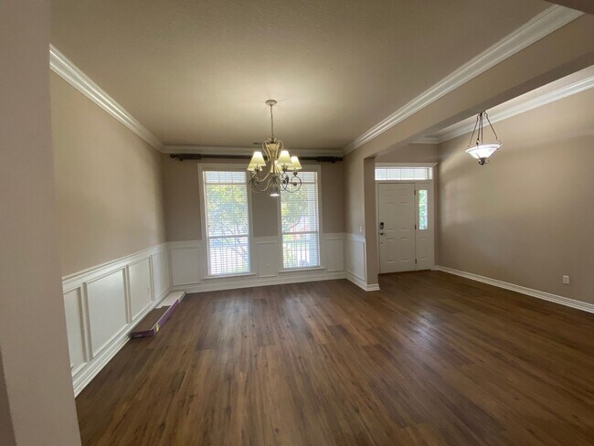 Foto del edificio - Spacious 4 Bedroom Home in Fayetteville!!