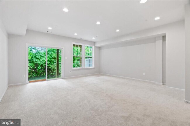 Foto del edificio - 309 Spring Bank Way