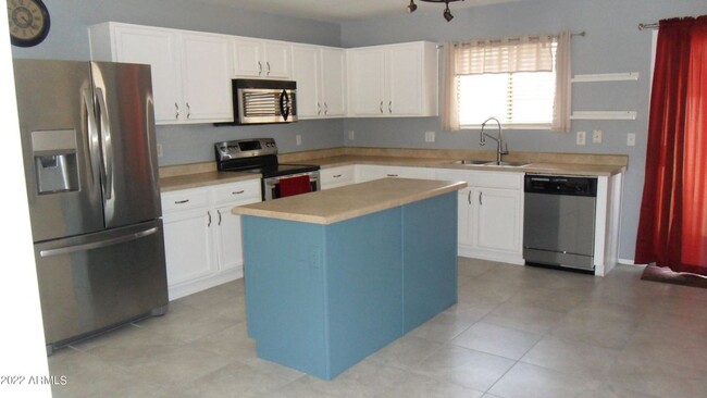 Foto del edificio - Solar Owned 3 Bedroom in Legacy Parc!