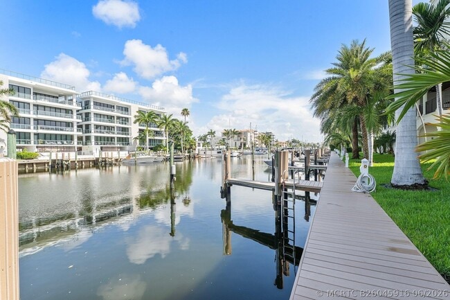 Building Photo - 57 Isle of Venice Dr