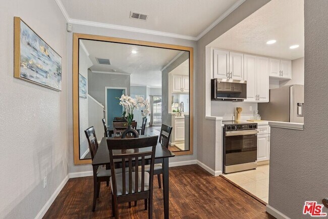 Foto del edificio - 1706 Bevin Brook Dr