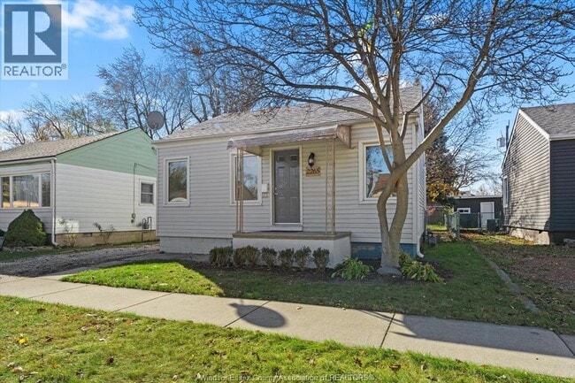 Building Photo - 2265 Elsmere Ave
