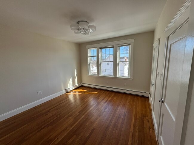 Building Photo - 84 Tudor St