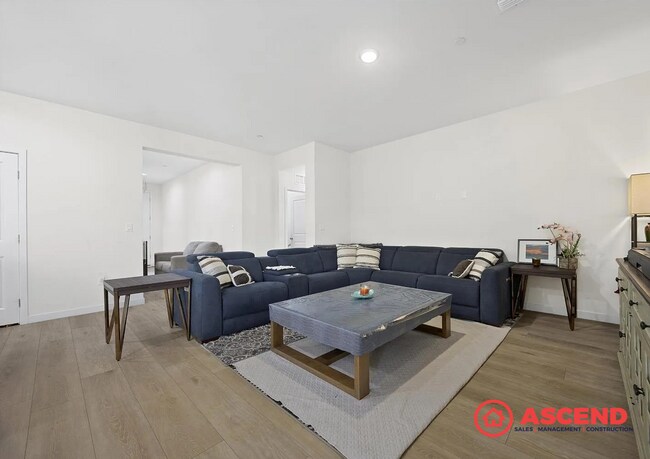 Foto del edificio - Modern 3 Bed, 2 Bath Home with Solar & Full Appliance Package