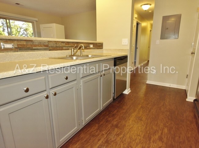 Foto del edificio - 1620 Arlyn Cir