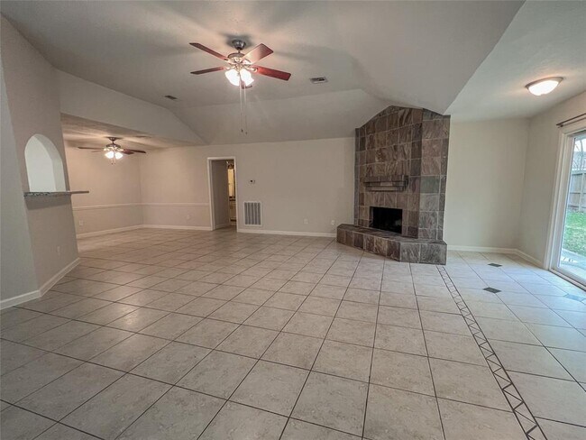 Building Photo - 16007 Glen Mar Dr
