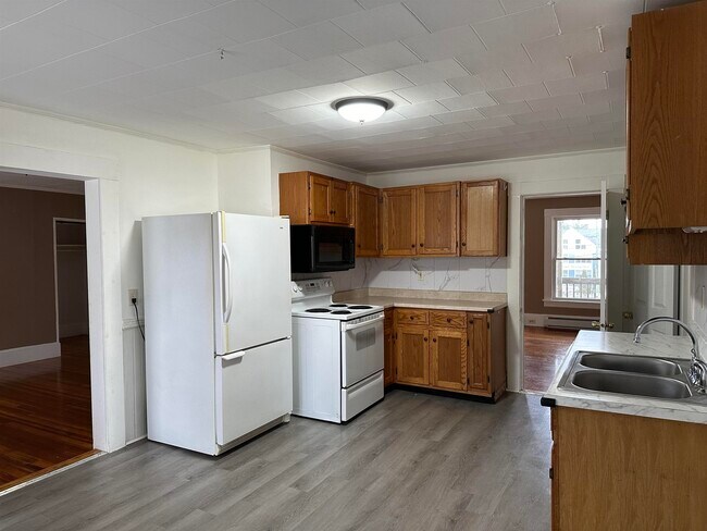 Building Photo - 127 Tarrytown Rd