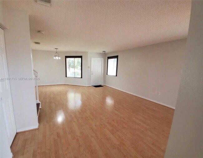 Foto del edificio - 7464 SW 164th Ct