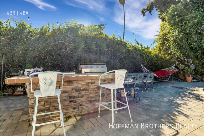 Building Photo - 4915 Bellaire Ave Valley Village, CA 91607