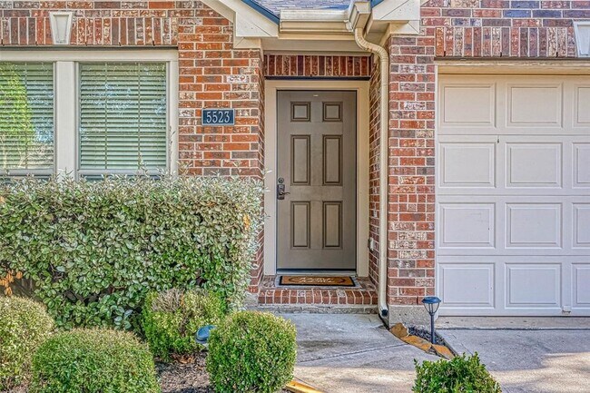 Foto del edificio - 5523 Stoneridge Ct