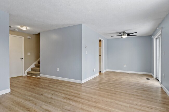 Foto del edificio - 73 Kennedy Dr