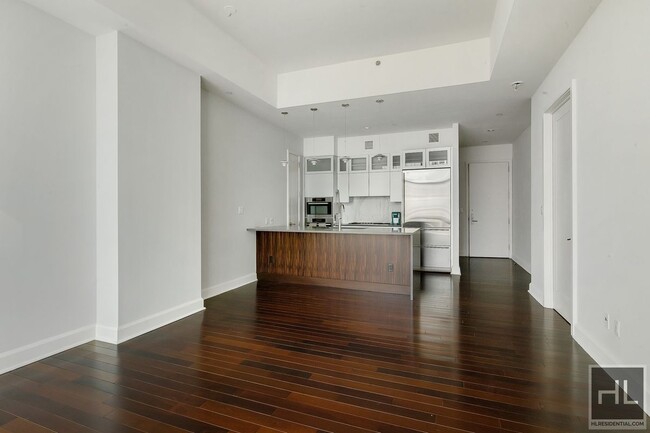 Foto del edificio - FAB LUXURY 1-BED 1.5 BATH BEAUTY!