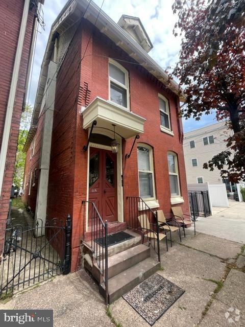 Building Photo - 115 Mulberry St