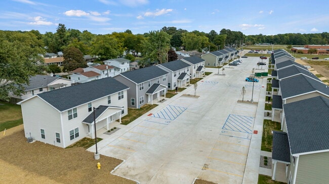 Building Photo - 2193 Galahad Cv