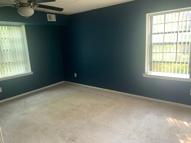 Building Photo - 322 Washington Pl