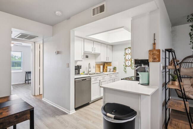 Foto del edificio - 8900 Park Ln