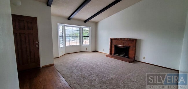 Building Photo - Inviting Home in Northeast Santa Maria