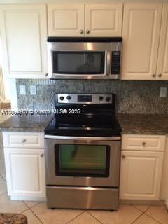 Foto del edificio - 937 SW 143rd Ave