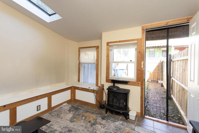 Foto del edificio - 2929 Miles Ave