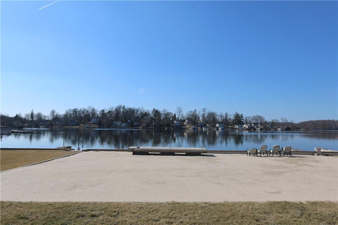 Foto principal - 141 E Lake Blvd