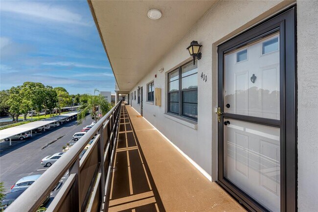 Foto del edificio - 6080 80th St N