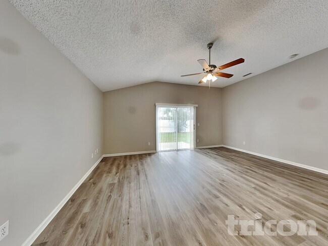 Foto del edificio - 883 Oak Arbor Cir