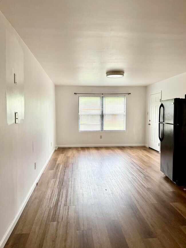 Foto del edificio - 305 Hightower Rd