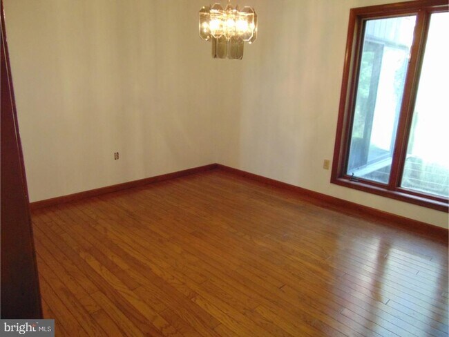 Foto del edificio - 1175 Osborne Rd