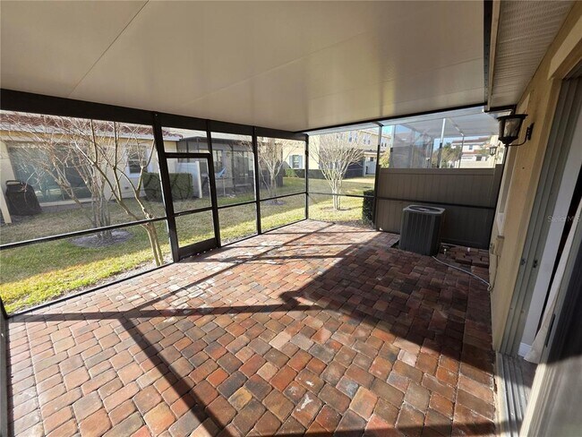 Foto del edificio - 14039 Helsby St