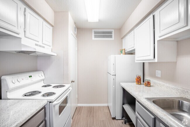 1 habitación, 1 baño - 660 pies cuadrados - Cocina - Savannah