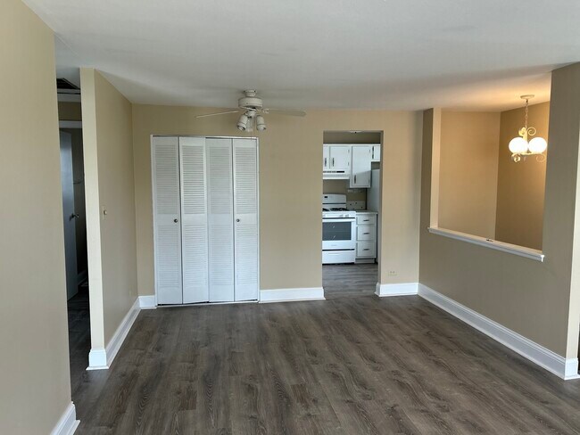 Foto del edificio - 1339 Forestdale Ct
