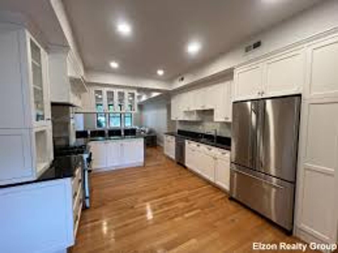 Primary Photo - Massive Unit Steps From BC, In Unit Washer...